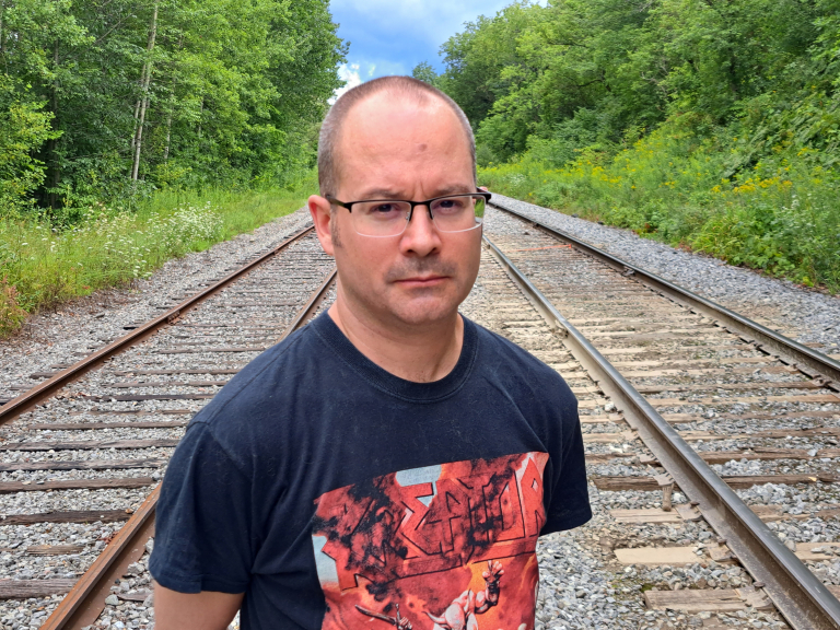 Photo de l'auteur Jonathan Reynolds. Crédit photo : François-Pierre Bernier.